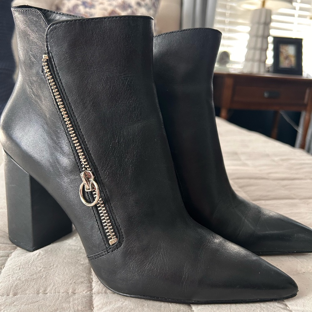 Nine West Black Heeled Boots with Zipper